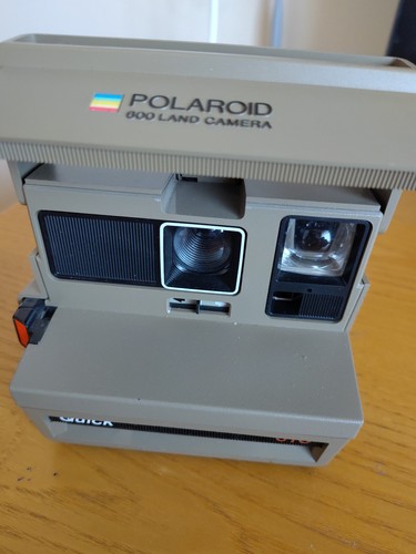 Polaroid 600 land camera - polaroid,